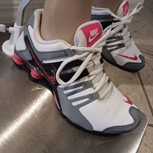 Women's  nikes pink and white